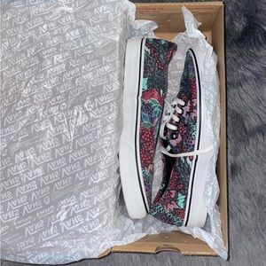 Like new vans, size 7.5 womens